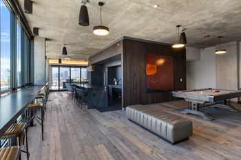 Community lounge at the mason apartments in chicago, il 60607